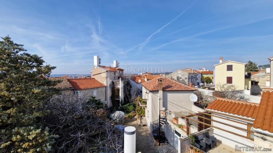 Centar Medulina. Pogled. 2 apt. Terasa. Parking 4 auta