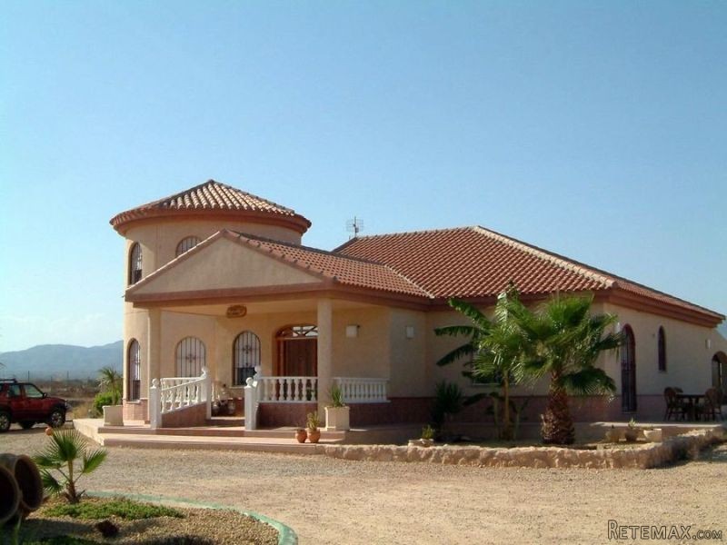 Villa for sale in Fuente Alamo - 2