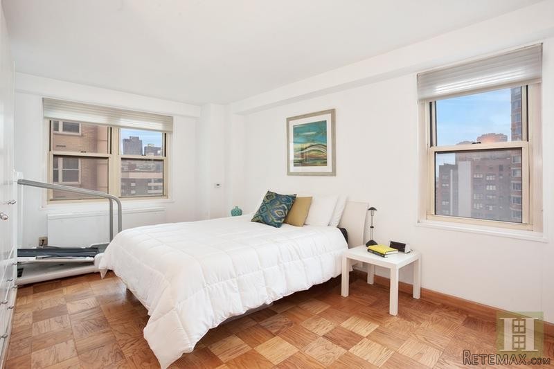 3 bedroom Apartment For Sale: 305 EAST.. - 2