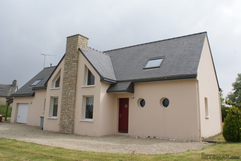 Detached Contemporary Property