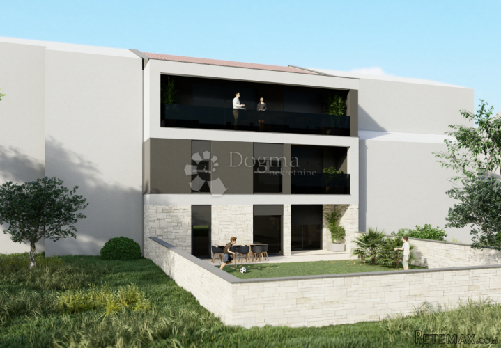 NOVI STAN 110 M2 SA 2 TERASE, 600 M DO MORA!