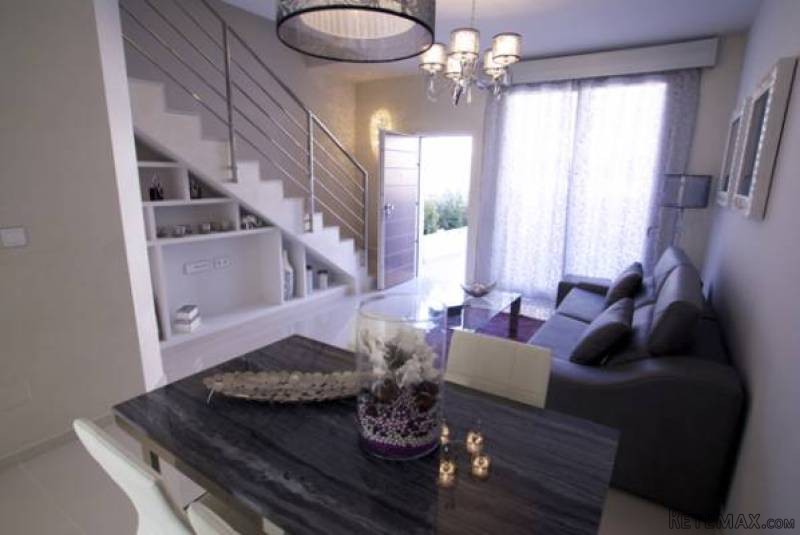3 Bedroom 3 Bathroom Townhouse In..