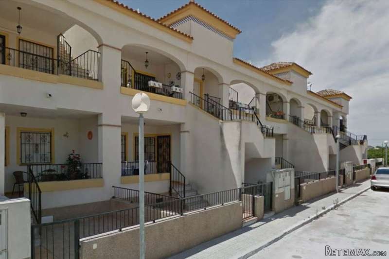 Bargain Duplex For Sale In La..
