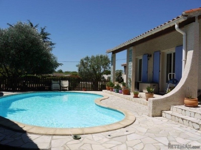 Single Storey Villa With Two Garages..