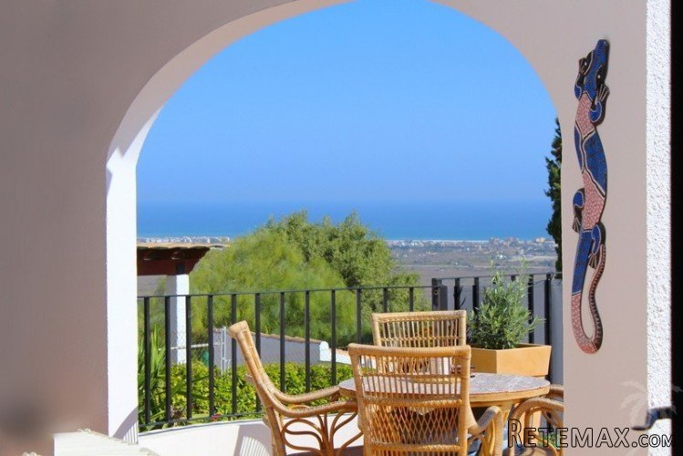 This impressive one level 2 bedroom, 2 bathroom villa is.. - 2