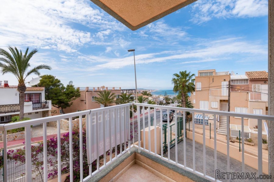 Encantador apartamento de 2 dormitorios con vistas al mar.. - 3