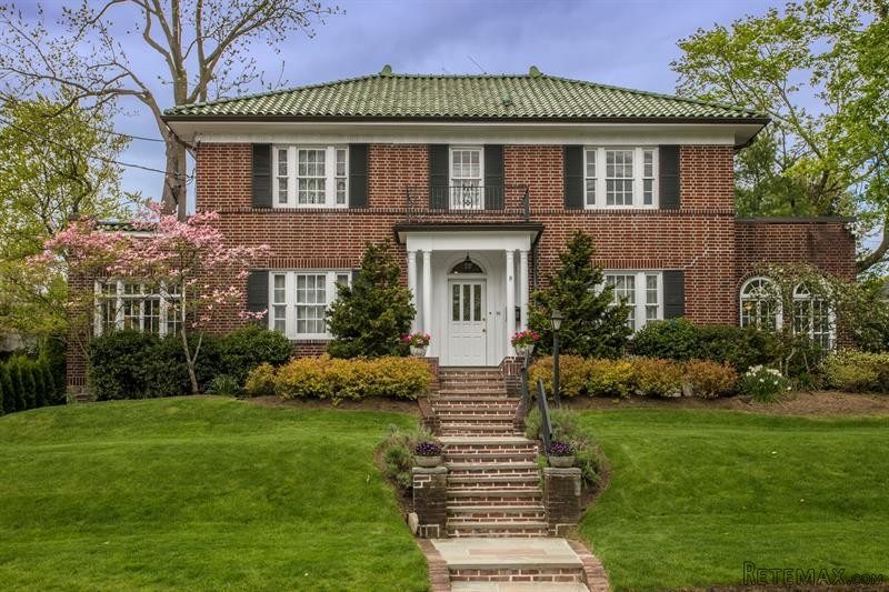 4 bedroom House For Sale: 16 Lyons..