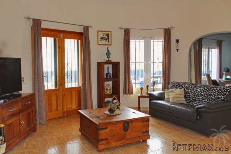 This impressive one level 2 bedroom, 2 bathroom villa is.. - 4