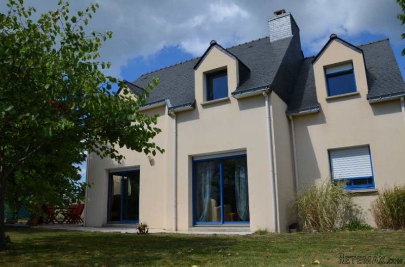 5 Bedrooms - Maison - For Sale - 2