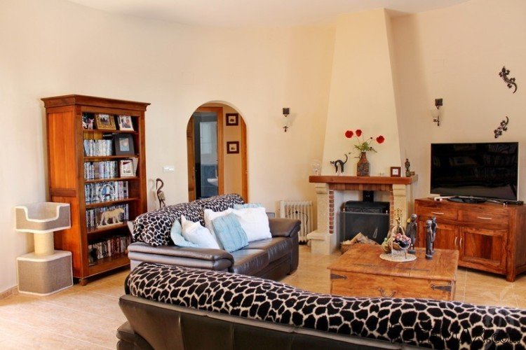 This impressive one level 2 bedroom, 2 bathroom villa is.. - 5