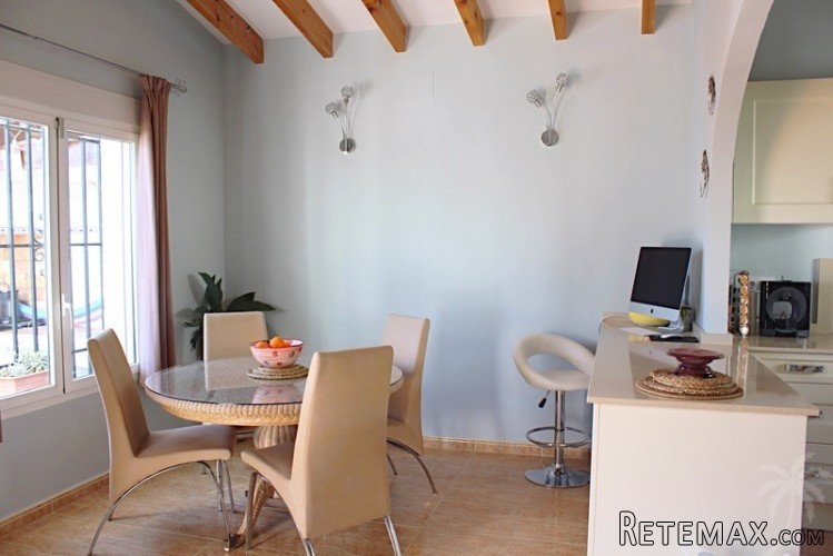 This impressive one level 2 bedroom, 2 bathroom villa is.. - 6