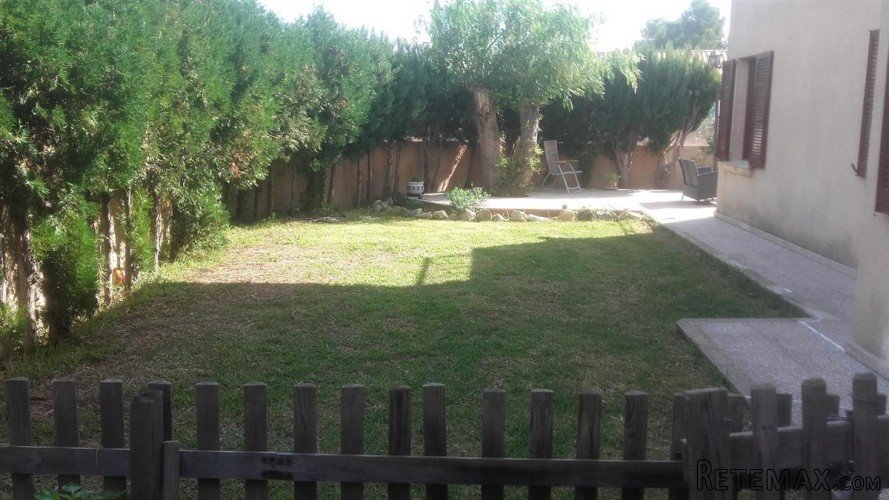 Spacious ground floor of 104 m2 in the urbanization of..
