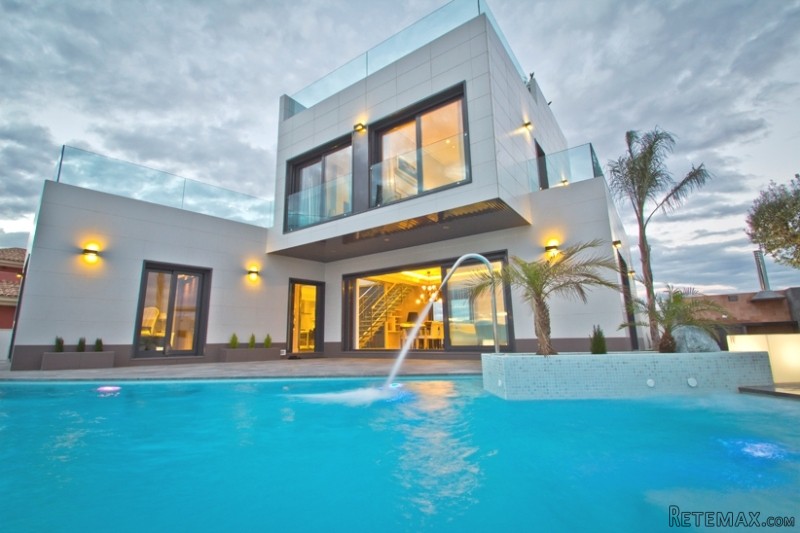 RS295, Luxury detached villas in..