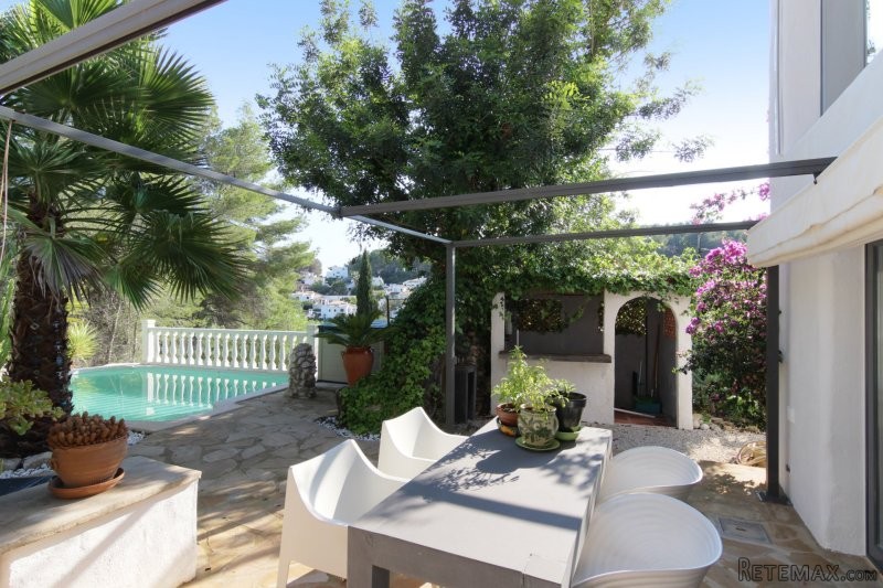 Beautiful 2 bedroom villa near the sea..