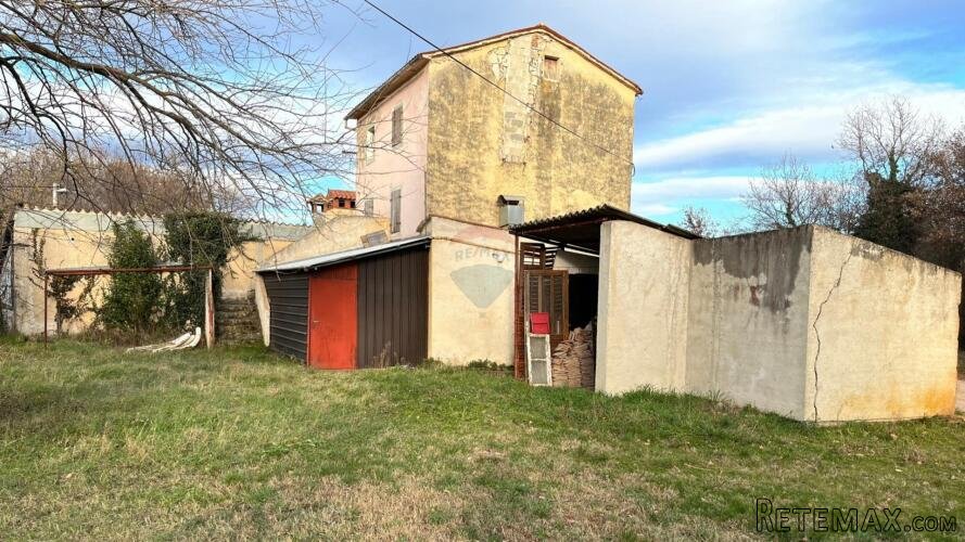 Istra, Poreč-ugostiteljsko stambeni prostor s građevinskim z