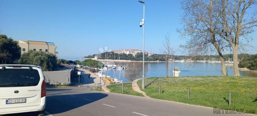 Pješčana uvala ,prvi red do mora