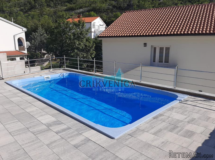 Lukovo - kuća sa 4 apartmana i bazenom - 2