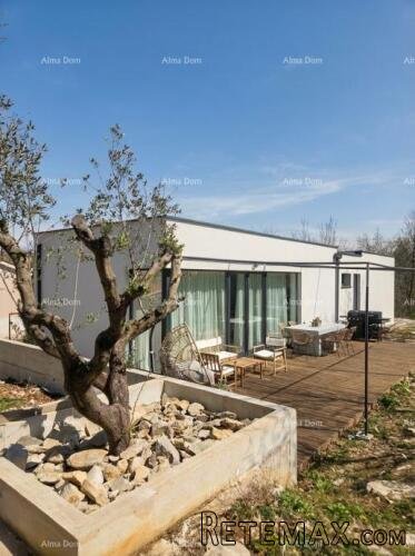 Prodaje se kuća prizemnica u mirnom dijelu Labina - 2