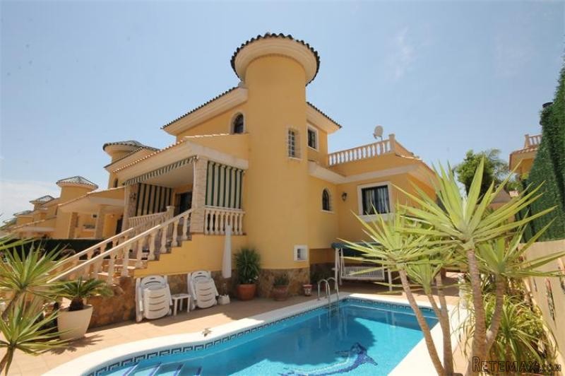 3 Bedrooms - Villa - Alicante - For Sale