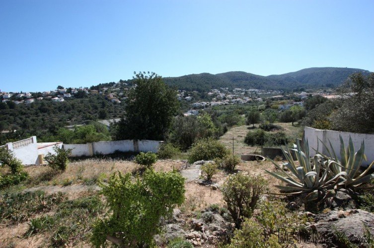 South facing, single storey, 3 bedroom villa with garage.. - 4