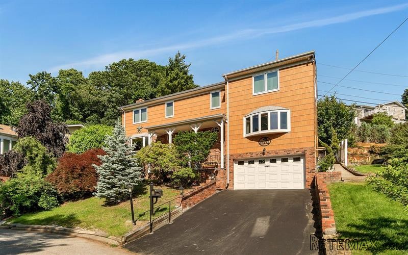 3 bedroom House For Sale: 76 Rudolph.. - 2