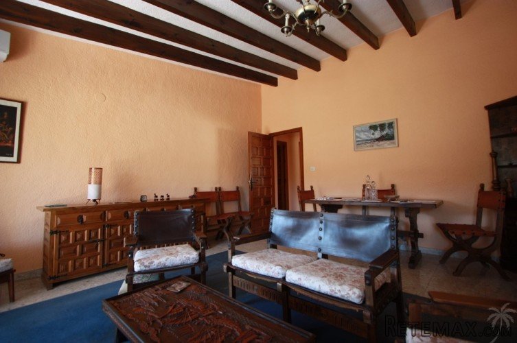 South facing, single storey, 3 bedroom villa with garage.. - 7