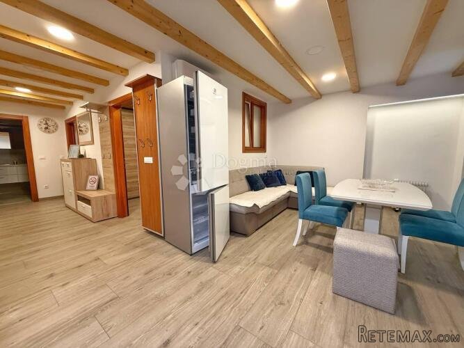 ROVINJ, CENTAR - MODERAN DVOSOBNI STAN NA 1. KATU