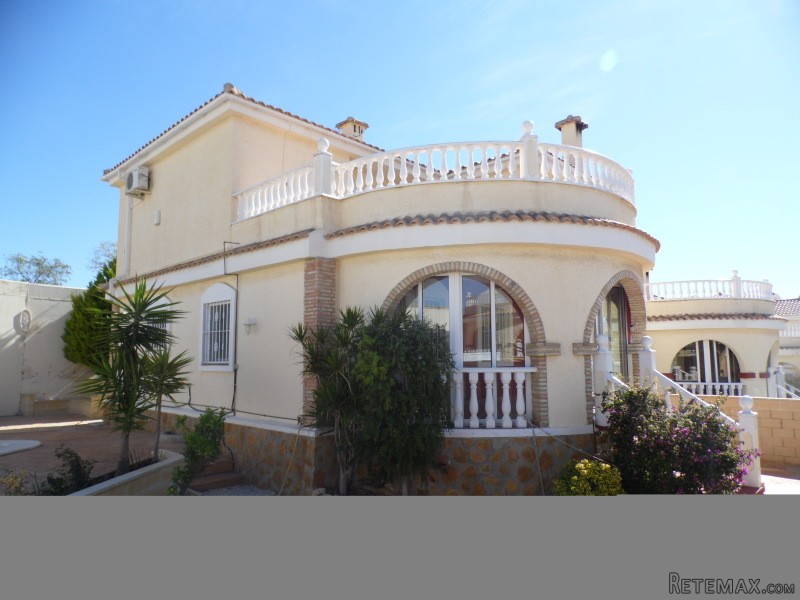 4 Bedrooms - Villa - Alicante - For Sale