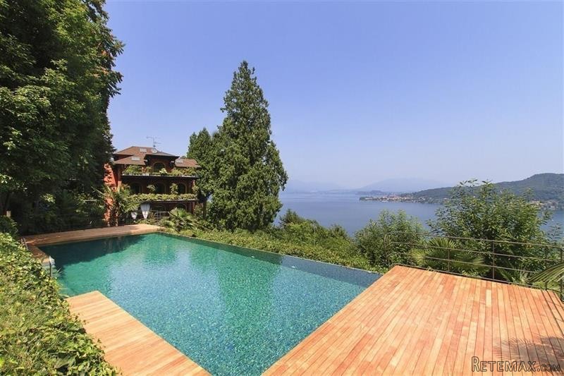Apartment For Sale: Meina , Novara