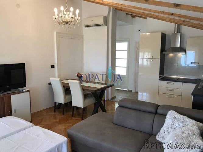 Opatija-centar stan za dugoročni najam 1s+db - 2