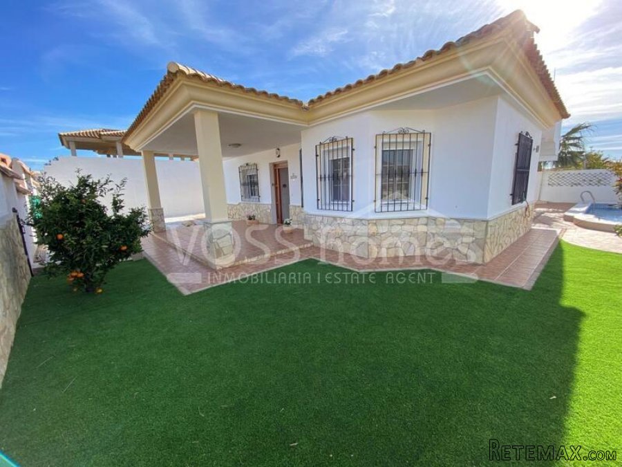 NEW LISTING TO VOSS HOMES - A light & airy, recently.. - 13
