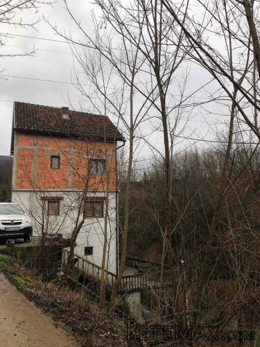 Prodajem useljivu kucu u Bajinoj Basti - 3