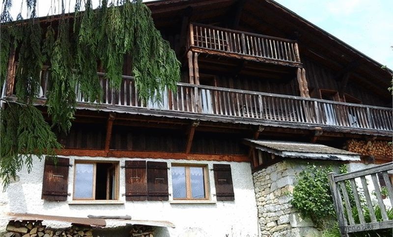 5 Bedroom Renovated Farm, Verchaix - 2