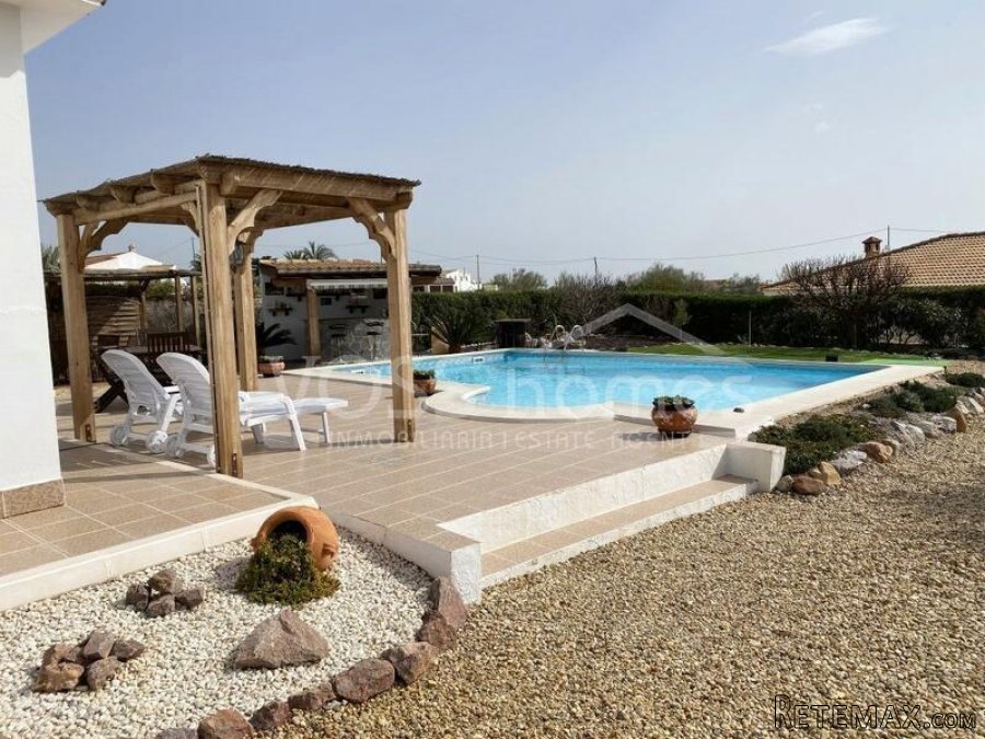 NEW & EXCLUSIVE TO VOSS HOMES - A lovingly maintained &.. - 14