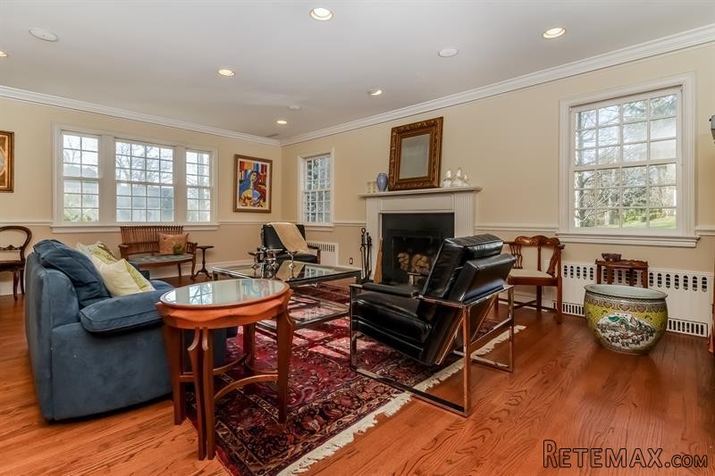 4 bedroom House For Sale: 2 Woods Lane.. - 2