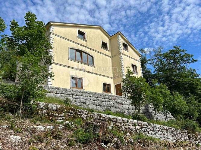 Planinska Oaza na Učki: Prilika za Kreiranje Idealnog Doma
