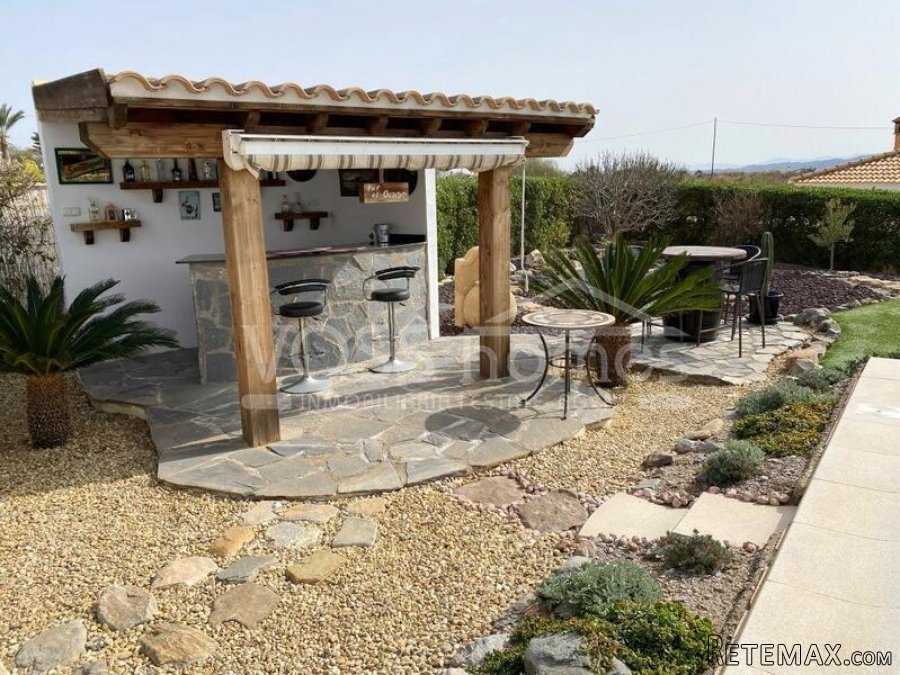 NEW & EXCLUSIVE TO VOSS HOMES - A lovingly maintained &.. - 16