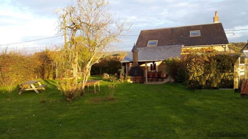 2 Bedrooms - House - Bourgogne - For..