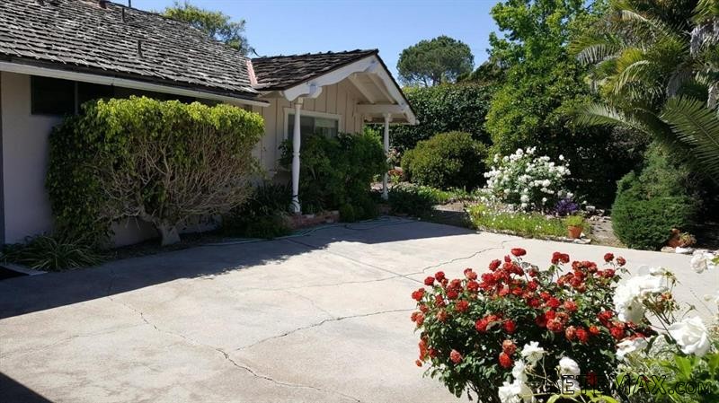 4 bedroom House For Sale: 531 Grove Ln