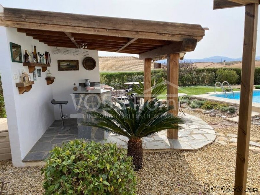 NEW & EXCLUSIVE TO VOSS HOMES - A lovingly maintained &.. - 17