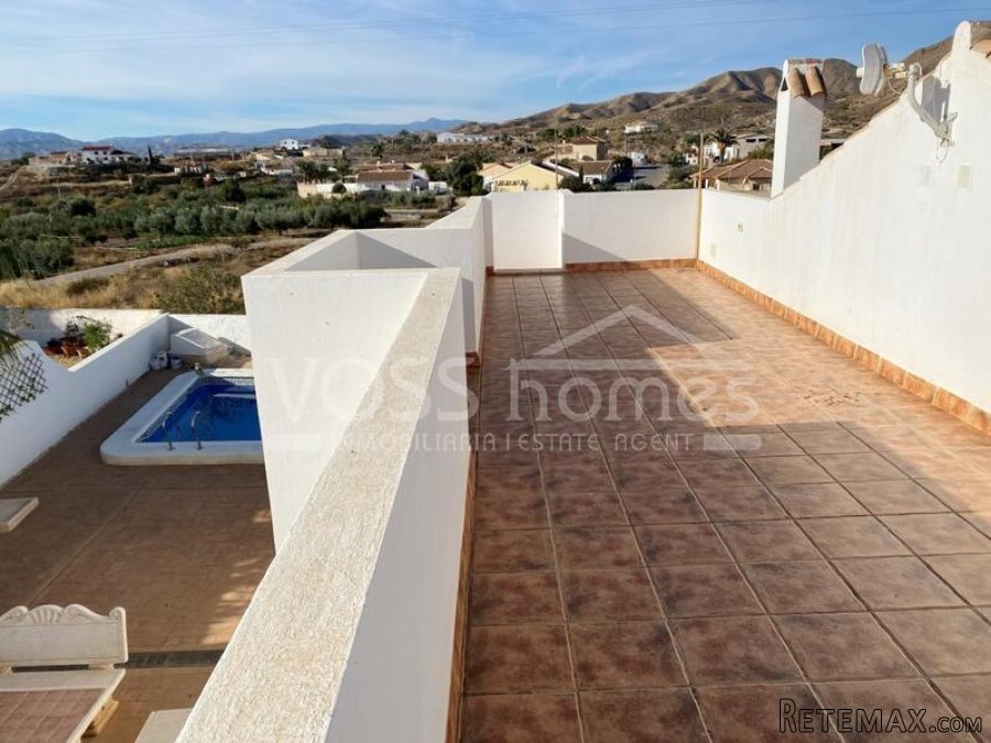 NEW LISTING TO VOSS HOMES - A light & airy, recently.. - 17
