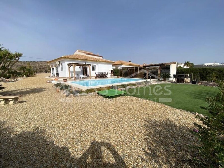 NEW & EXCLUSIVE TO VOSS HOMES - A lovingly maintained &.. - 20
