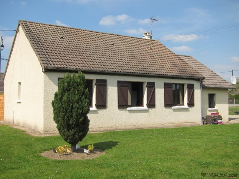 Traditional Detached House with Garden
