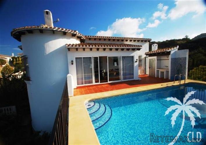 This detached villa in Monte Pego was built in 2000 on 2.. - 2