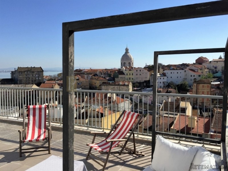 T2 Lisbon Apartment with terrace and..