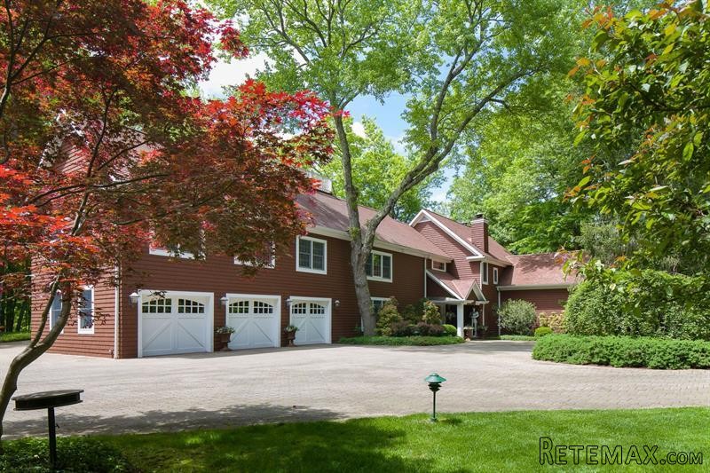 5 bedroom House For Sale: 132 Old Stone..