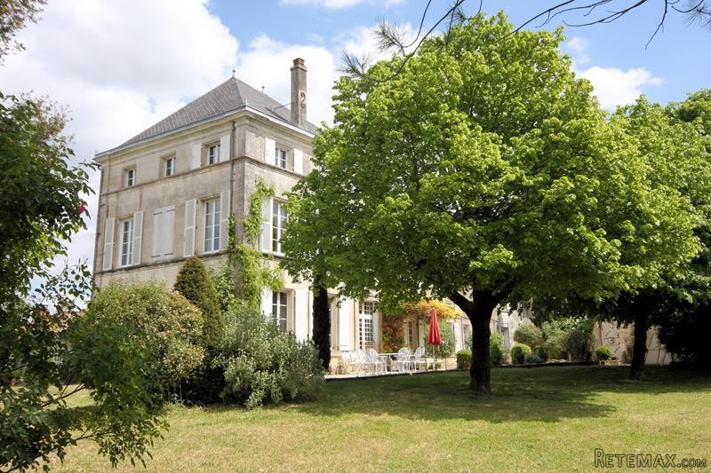 Impressive Country House With Pool..