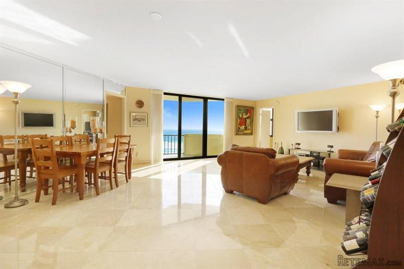 2 bedroom Residence For Sale: Singer.. - 2