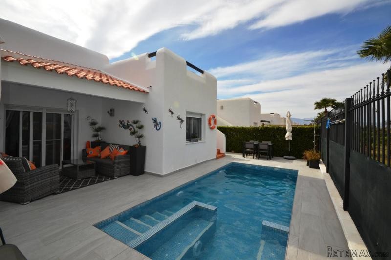2 Bedrooms - Villa - Murcia - For Sale