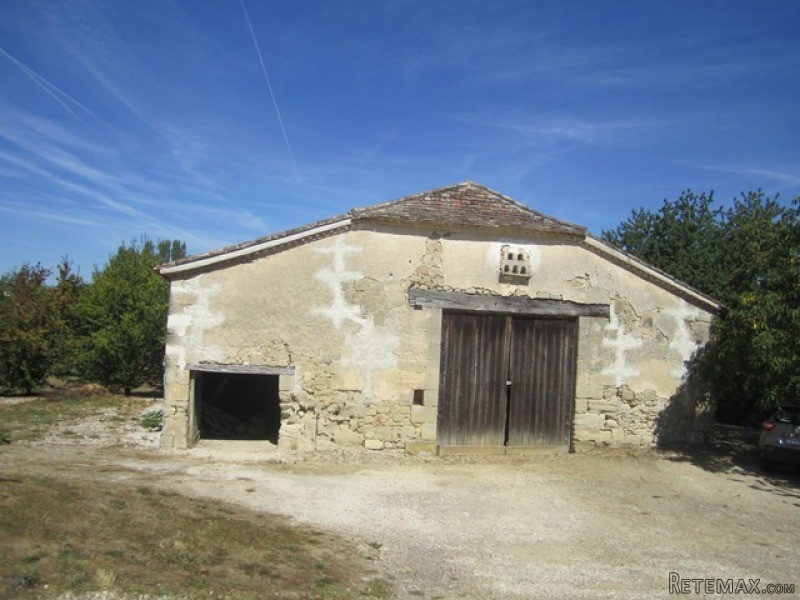 A Pretty Compact Stone Built Farmhouse.. - 2